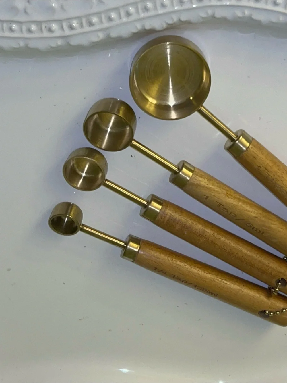 Crate & Barrel Brass Measuring Spoons Set of 4 Wood Handles